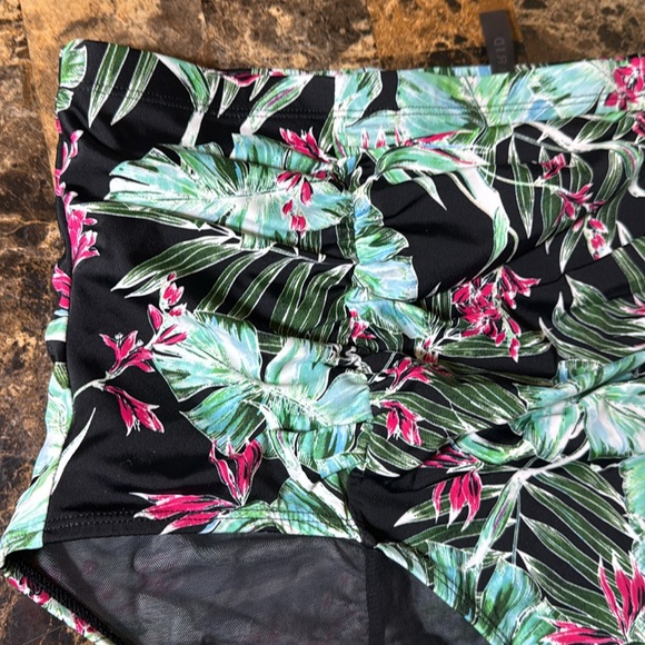 TORRID PLUS SIZE BIKINI SWIM BOTTOM RUCHED TROPICAL SIZE TORRID 1 - Picture 6 of 10
